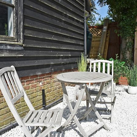The Coach House Villa Peldon Exterior photo